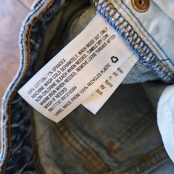 Universal Thread Vintage Midi Denim Shorts - Picture 6 of 7